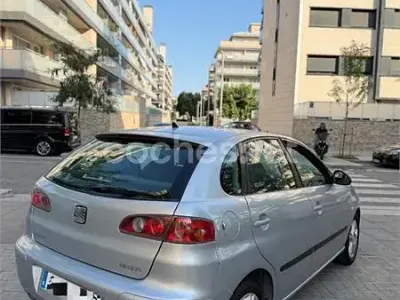 Usado Seat Ibiza Sport 64 CV (47 kW) 2004 Gris / plata Utilitario