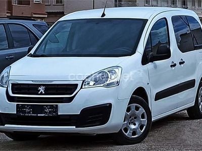 Usado Peugeot Partner Tepee Active 100 CV (73 kW) 2016 Blanco Monovolumen