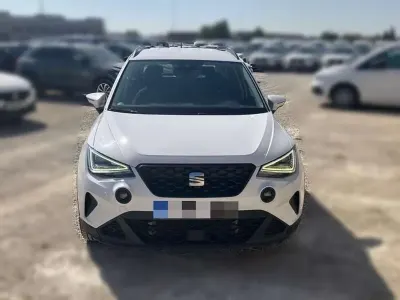 Usado Seat Arona Style 110 CV (80 kW) 2024 Blanco SUV