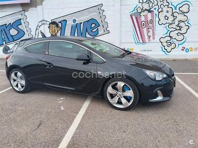 Usado Opel Astra GTC OPC 280 CV (205 kW) 2013 Negro Berlina