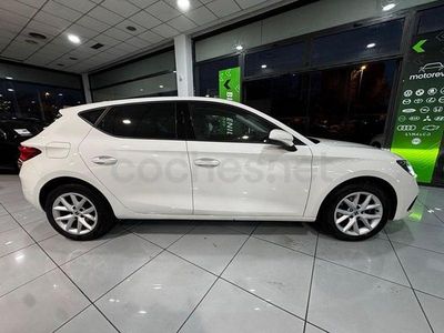 Usado Seat Leon Style 115 CV (84 kW) 2021 Blanco Berlina