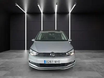 Usado VW Touran Advance 122 CV (89 kW) 2023 Gris Monovolumen