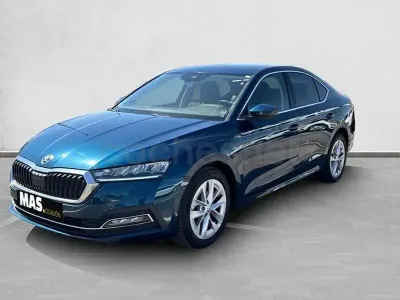 Usado Skoda Octavia Selection 150 CV (110 kW) 2023 Azul Berlina