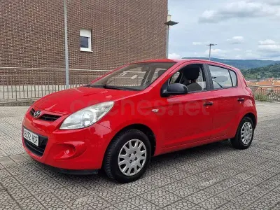 Usado Hyundai i20 Classic 78 CV (57 kW) 2011 Rojo Utilitario