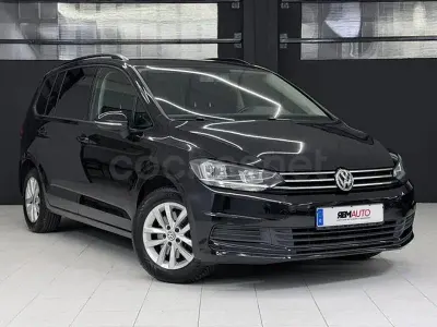 Usado VW Touran Edition 110 CV (80 kW) 2016 Negro Monovolumen