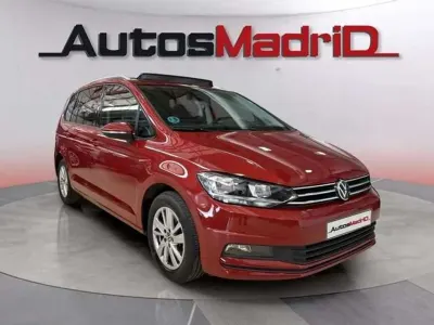 Usado VW Touran Advance 150 CV (110 kW) 2021 Rojo Monovolumen