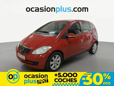 Käytetty Mercedes A180 109 HP (80 kW) 2010 Punainen Viistoperä