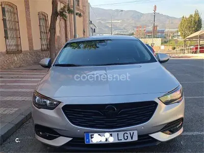 Usado Opel Insignia Selective 136 CV (100 kW) 2020 Blanco Berlina