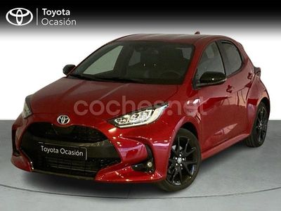 Rojo Usado 2024 Toyota Yaris Hybrid Style Berlina | 23.490 € (Un poco caro)