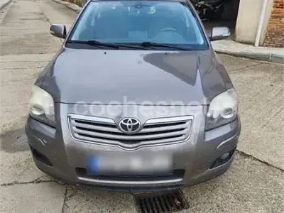 Usado Toyota Avensis Sol 116 CV (85 kW) 2006 Gris / plata Berlina