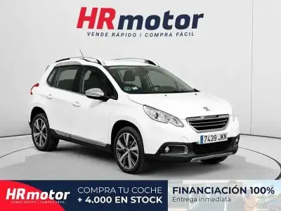 Usado Peugeot 2008 Allure 130 CV (95 kW) 2015 Blanco SUV