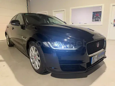 Usado Jaguar XE S 180 HP (132 kW) 2018 Preto Sedan