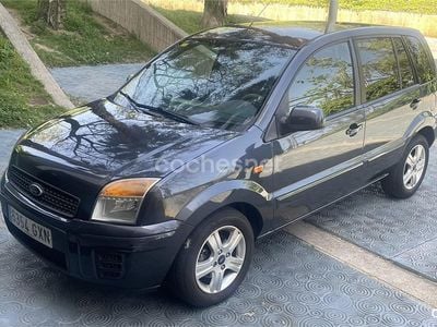 Usado Ford Fusion Ambiente 68 CV (50 kW) 2010 Gris / plata Utilitario