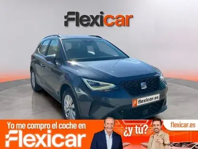 Usado Seat Arona Xperience 110 CV (80 kW) 2022 Gris SUV