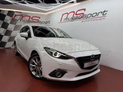 Usado Mazda 3 Luxury 150 CV (110 kW) 2014 Blanco Berlina