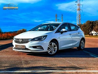 Używany Opel Astra Selective 110 KM (80 kW) 2019 Biały Hatchback
