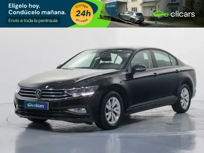 Käytetty VW Passat Business 122 HP (89 kW) 2022 Sininen Farmari