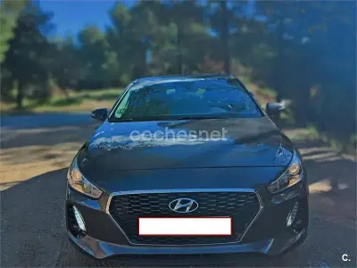 Usado Hyundai i30 110 CV (80 kW) 2017 Beige Familiar