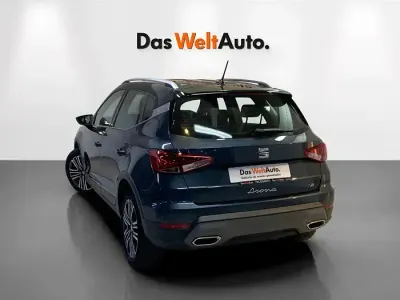 Usado Seat Arona FR 115 CV (84 kW) 2025 Gris / plata SUV