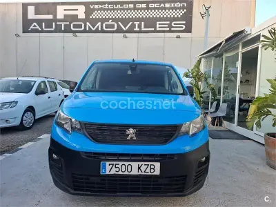 Usado Peugeot Partner Tepee Access 75 CV (55 kW) 2016 Azul Monovolumen