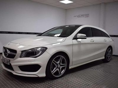 Usado Mercedes CLA200 Shooting Brake AMG line 136 CV (100 kW) 2015 Blanco Familiar