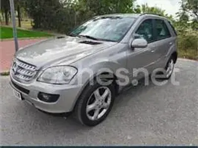 Usado Mercedes ML320 AMG Edition 1 224 CV (164 kW) 2008 Gris / plata SUV