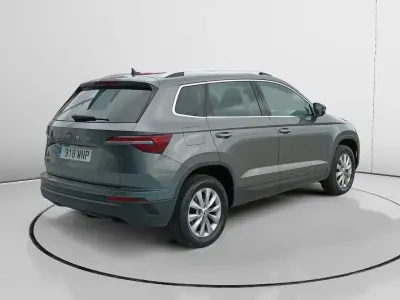 Usado Skoda Karoq Selection 116 CV (85 kW) 2024 Gris SUV