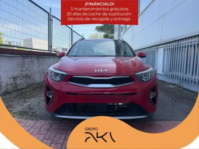 Usado Kia Stonic 100 HP (73 kW) 2022 Vermelho SUV