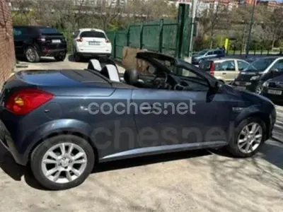 Usado Opel Tigra Enjoy 90 CV (66 kW) 2007 Azul Descapotable