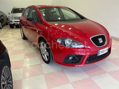 Usado Seat Leon Stylance 105 CV (77 kW) 2006 Granate Berlina