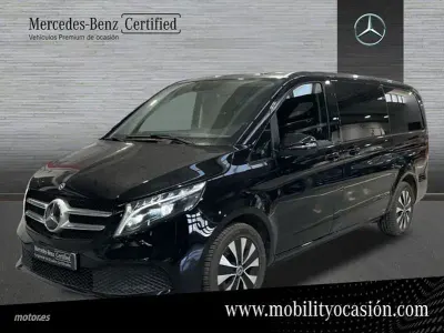 Usado Mercedes V250 2023 Negro Monovolumen