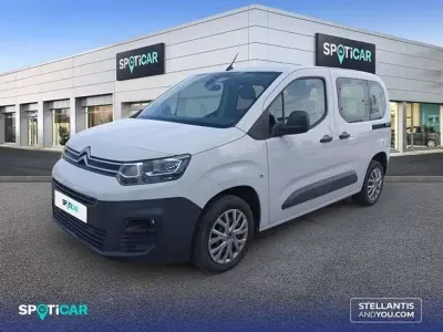 Usado Citroën Berlingo Live 102 CV (75 kW) 2022 Blanco Monovolumen