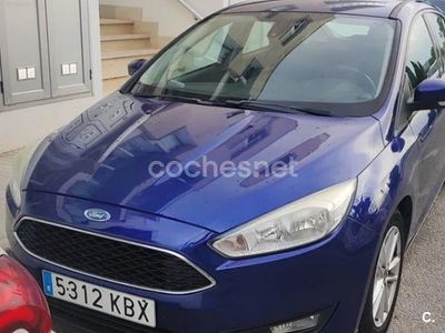 Usado Ford Focus Trend 120 CV (88 kW) 2017 Azul Berlina