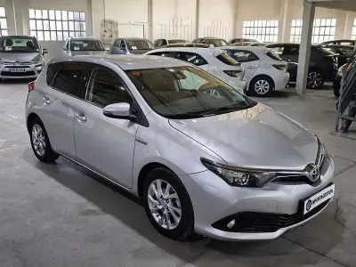 Usado Toyota Auris Hybrid