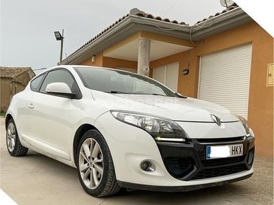 Usado Renault Mégane Dynamique 110 CV (80 kW) 2012 Blanco Berlina