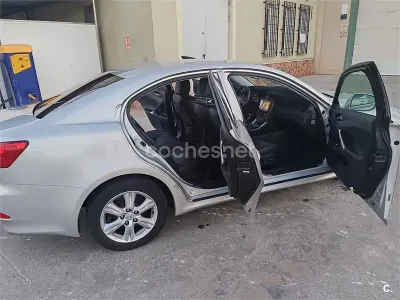 Usado Lexus IS220d 177 CV (130 kW) 2007 Beige Berlina
