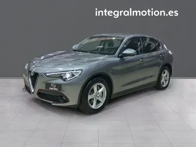 Usado Alfa Romeo Stelvio Super 179 CV (131 kW) 2017 Gris SUV