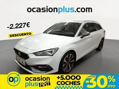 Usado Seat Leon FR 150 CV (110 kW) 2021 Blanco Familiar