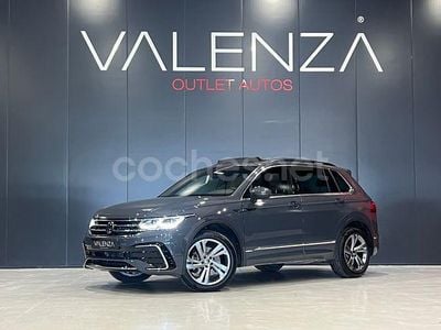 Gris / plata Usado 2023 VW Tiguan R-line SUV | 41.900 € (Caro)