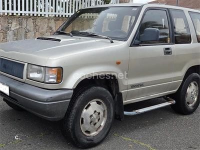 Usado Isuzu Trooper 159 CV (116 kW) 2000 Gris / plata SUV