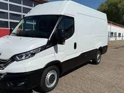Usado Iveco Daily 170 CV (125 kW) 2023 Blanco Berlina