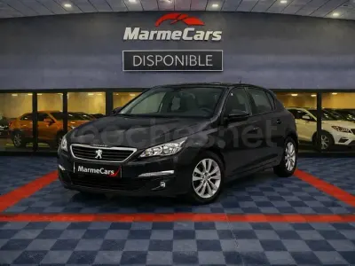 Usado Peugeot 308 Access 100 CV (73 kW) 2016 Negro Berlina