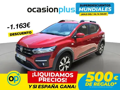 Usado Dacia Sandero Comfort 101 CV (74 kW) 2022 Rojo Berlina