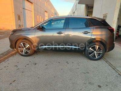 Usado Peugeot 3008 Allure 130 CV (95 kW) 2023 Gris / plata SUV