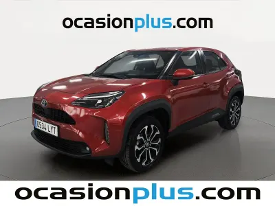 Usado Toyota Yaris Hybrid Active 116 CV (85 kW) 2022 Rojo SUV
