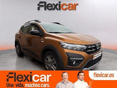 Usado Dacia Sandero Comfort 91 CV (66 kW) 2021 Naranja Utilitario
