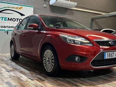 Usado Ford Focus Titanium 109 CV (80 kW) 2009 Naranja Utilitario
