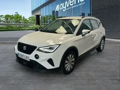 Usado Seat Arona Style Plus 110 CV (80 kW) 2021 Blanco SUV