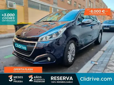 Usado Peugeot 208 Allure 110 CV (80 kW) 2017 Negro Utilitario