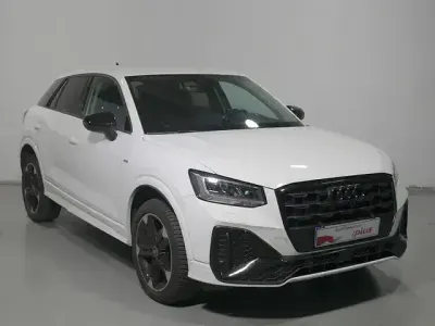 Usado Audi Q2 Comfort 116 CV (85 kW) 2022 Blanco SUV